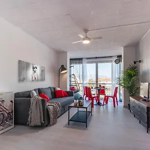 https://estudio-en-1-linea-con-vistas-al-puerto-empuriabrava.catalonia-hotels.com